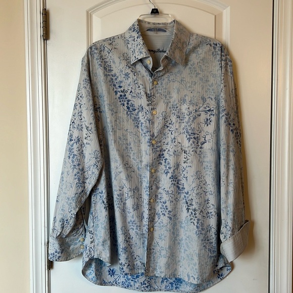 ⭐️Tommy Bahama Long Sleeve Button-down - Picture 1 of 3